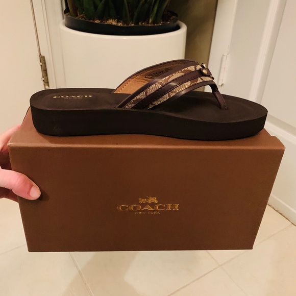 coach jasmine sandal